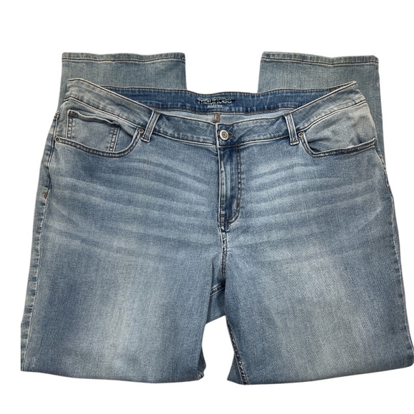 Maurices MidRise Jeans Straight Leg Light Wash 5 Pocket Blue Denim Plus Size 22W - Picture 2 of 13